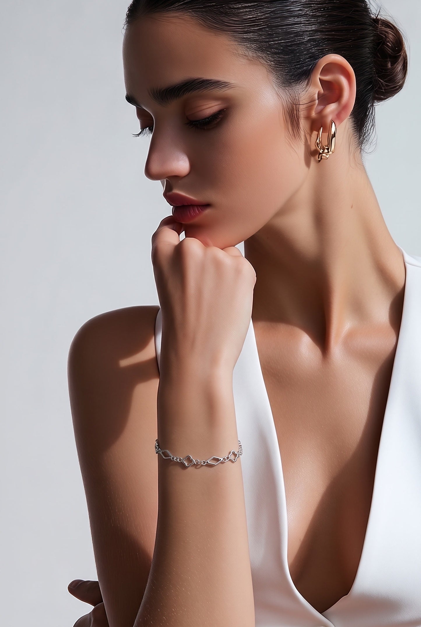 Stainless Steel Clover & Diamond Bracelet – Gold & Silver