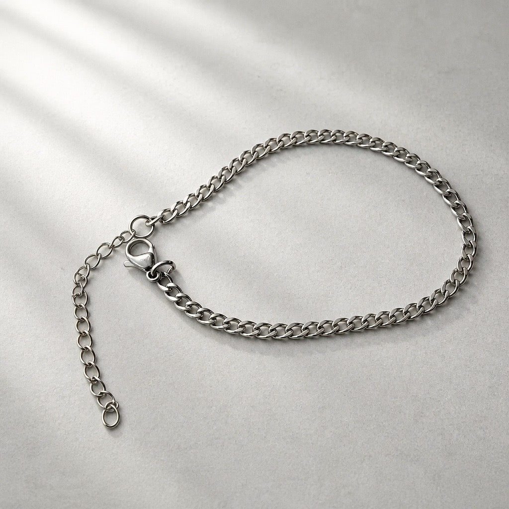 Stainless Steel Classic Curb Chain Bracelet – Gold & Silver